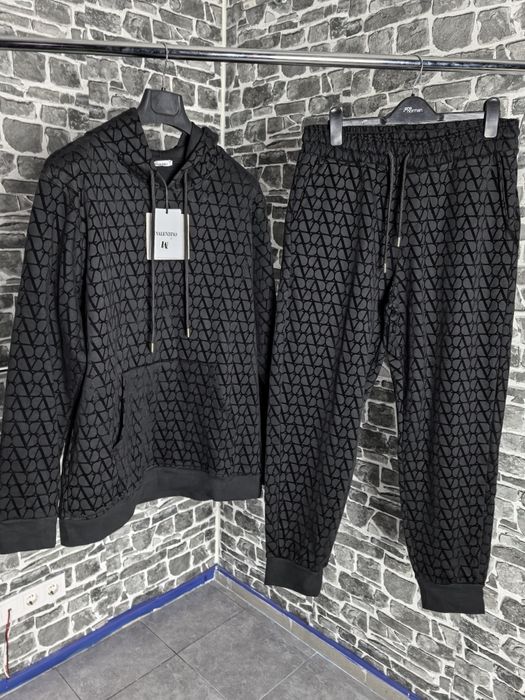 Valentino екип високо качество