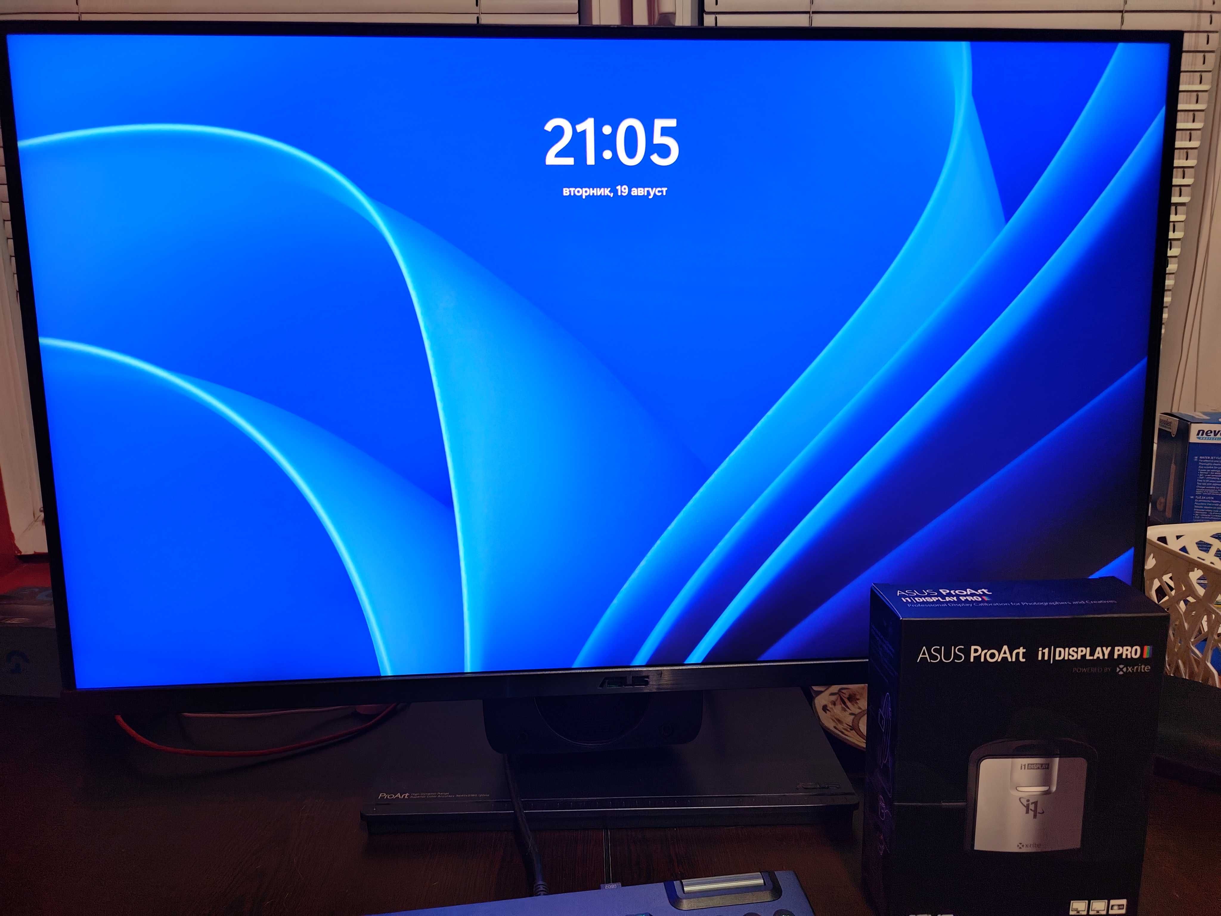 продавам 32 инчов 4k професионален монитор ASUS ProArt PA32UCG