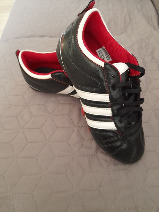 Ghete de fotbal adidas