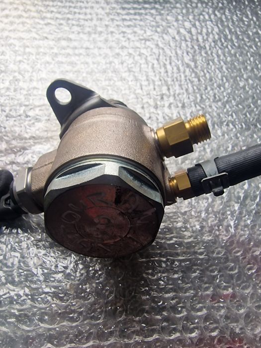 Pompa inalta Vw touran,Passat b6,golf 6,motor 1,4tsi,CDGA