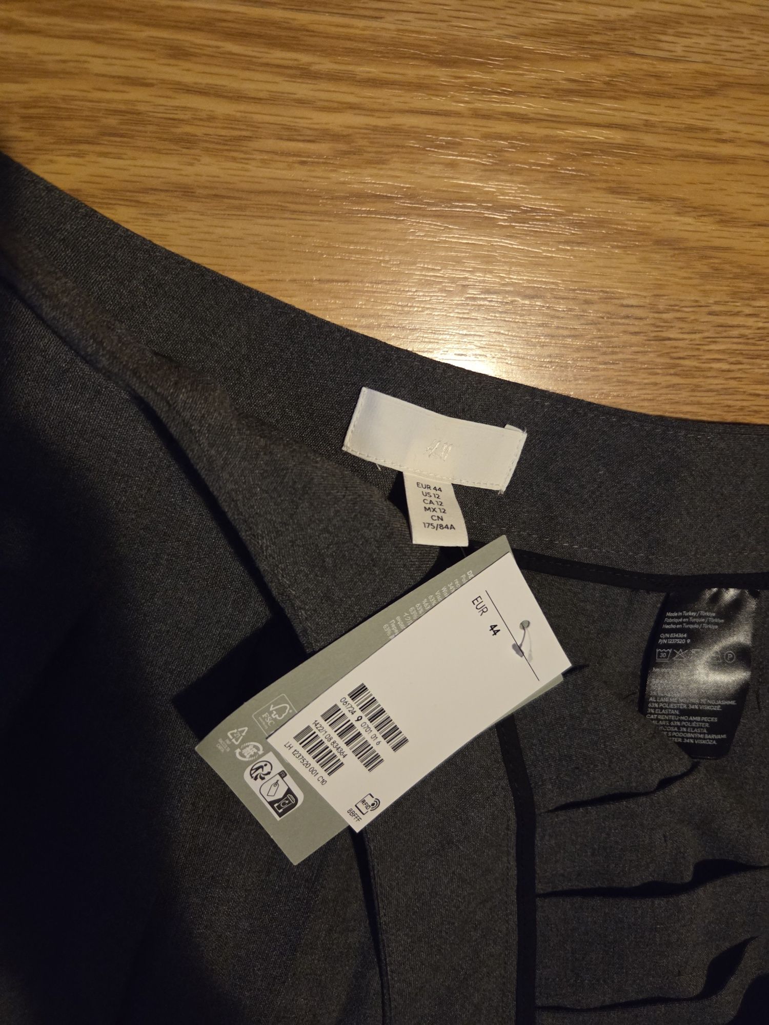 H&M сива плисирана къса пола