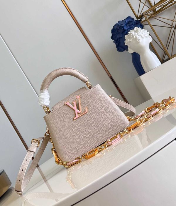 Geanta LV Louis Vuitton Capucines 21cm cream, Premium