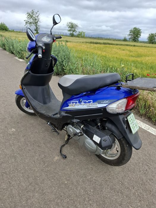 Vand scuter de 49cm3 cu acte