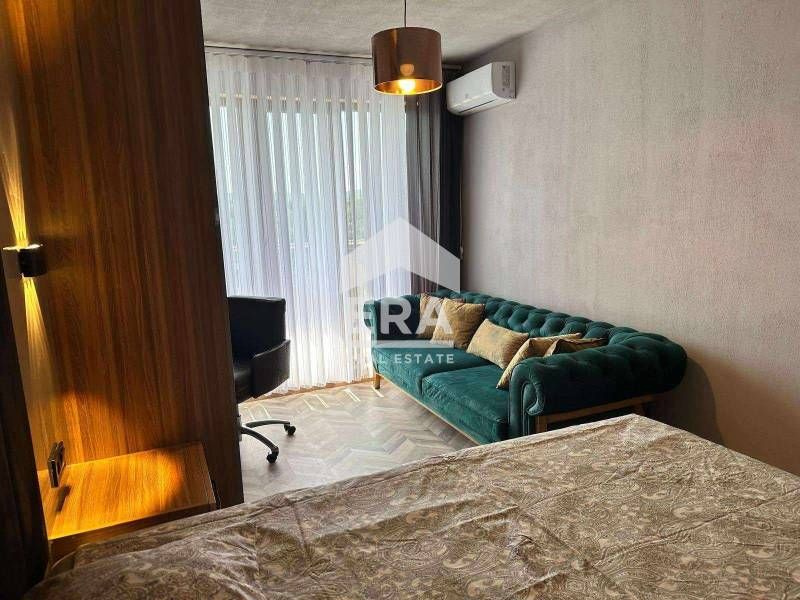 Двустаен, обзаведен, югоизточен апартамент за продажба, в нов комплекс