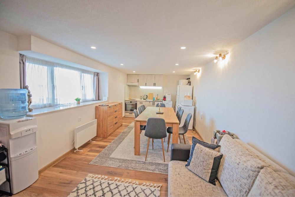 Продавам къща с двор