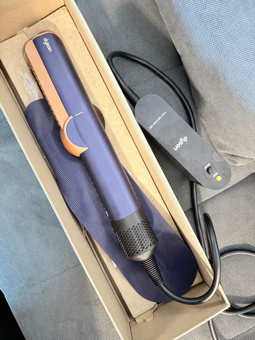 Dyson Airstrait прав сешоар