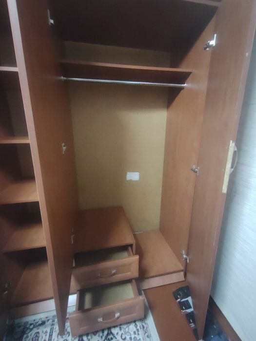 Продам срочно шифоньер!