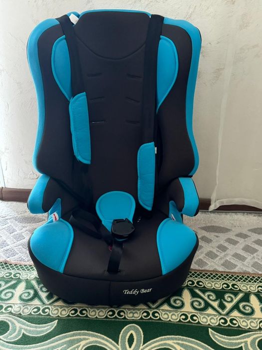 Срочно продаж автокресло новый