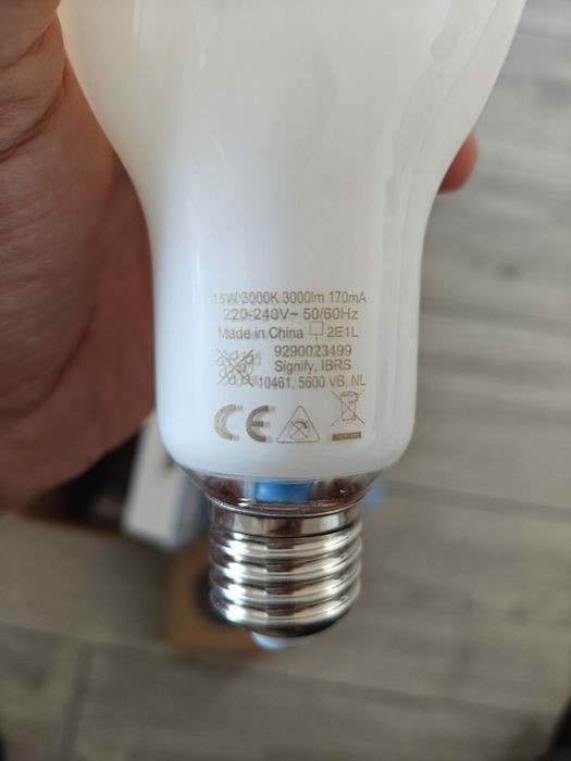 Vand 2 becuri Philips TrueForce Core 18W Led 3000 lumen noi