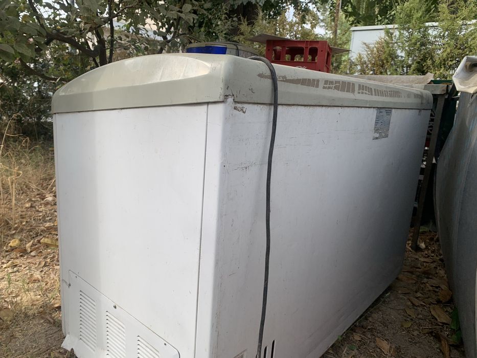 Продается Холодильник: БУ договорная цена рабочее состояние 7/10