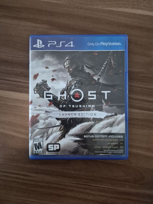 Vând consolă PS4 Pro 1TB + 7 jocuri