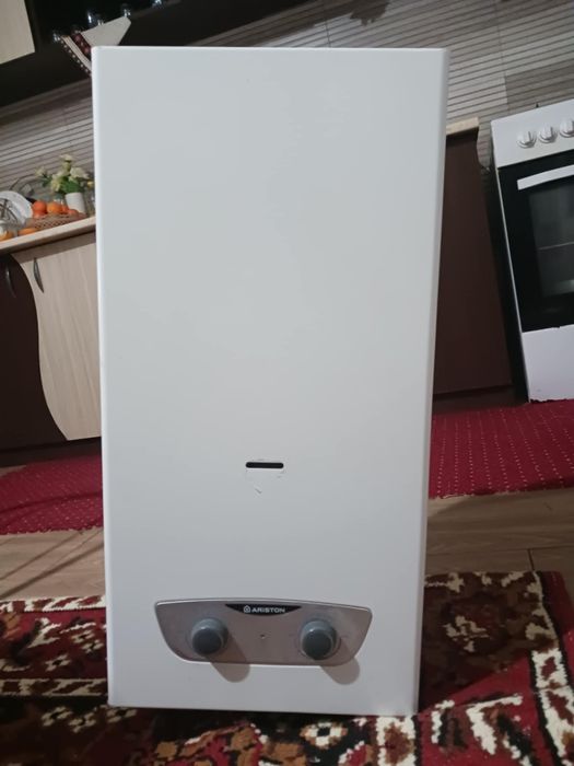 Instant de încalzit apa pe gaz