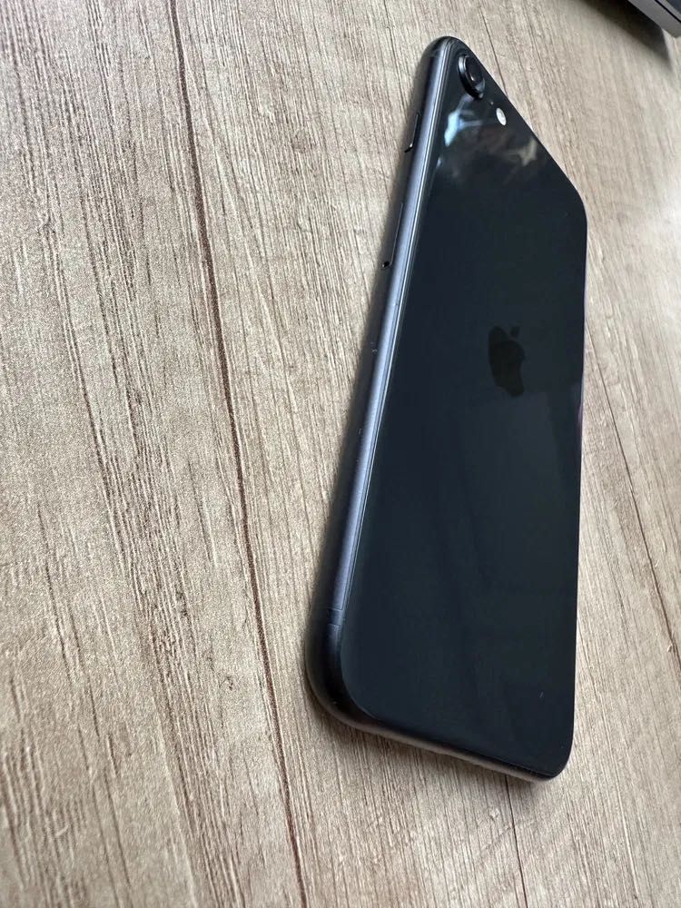 Iphone Se 2020 128gb Black Запазено