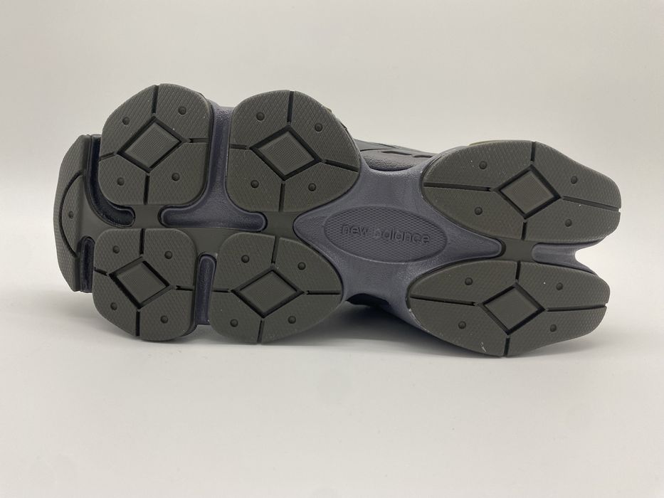 New Balance 9060 Dark Moos