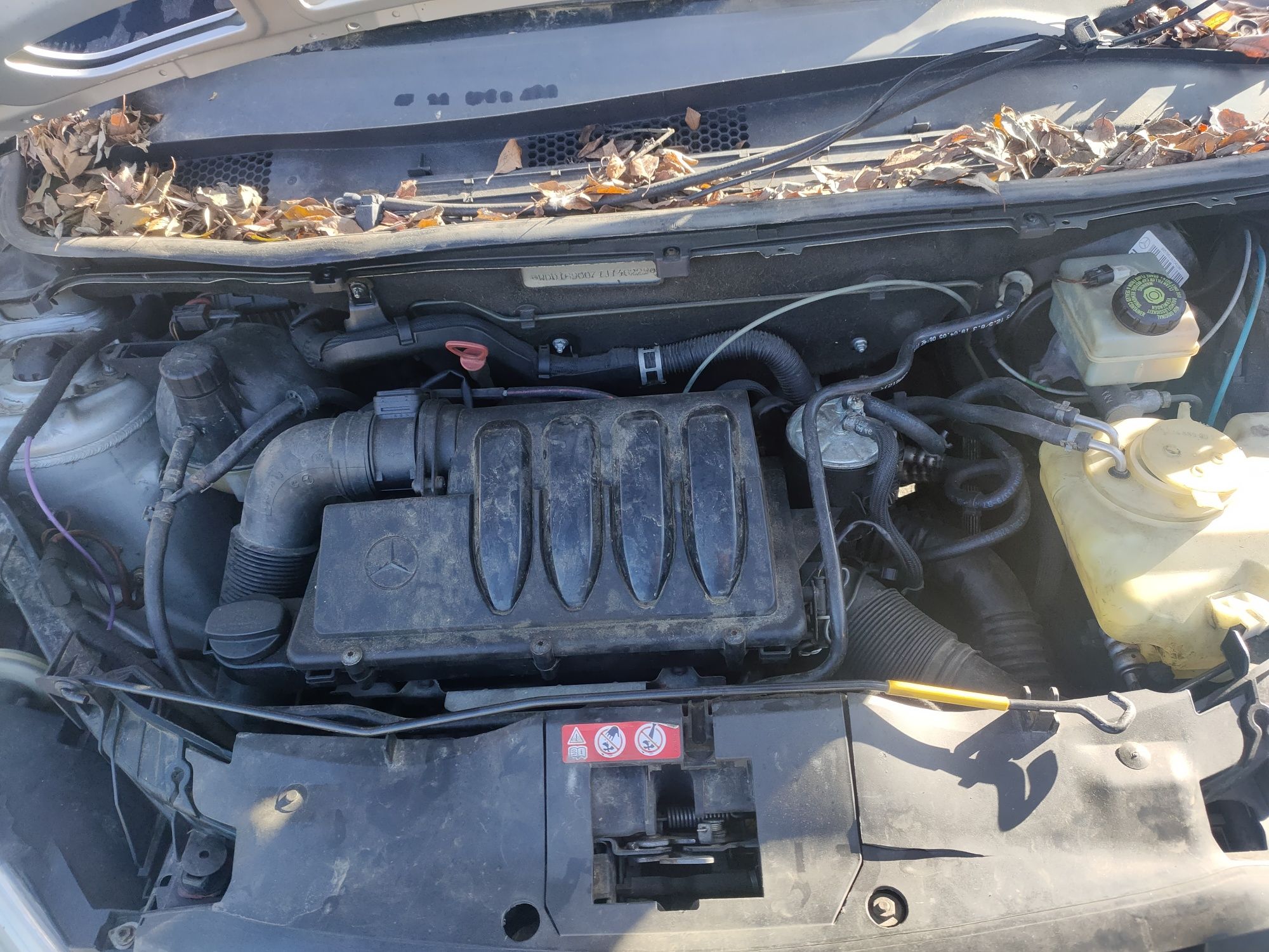 Piese dezmembrări dezmembrez motor ușa egr  fata Mercedes w169 2.0cdi