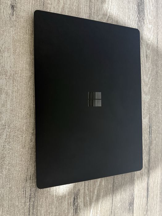 Noutbuk Microsoft Surface laptop 4
