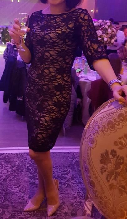 Rochie Evie elegantă din dantelă neagră si paiete