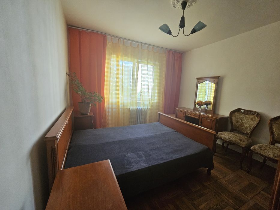 Vand apartament 2 camere, etajul 3,Vlaicu