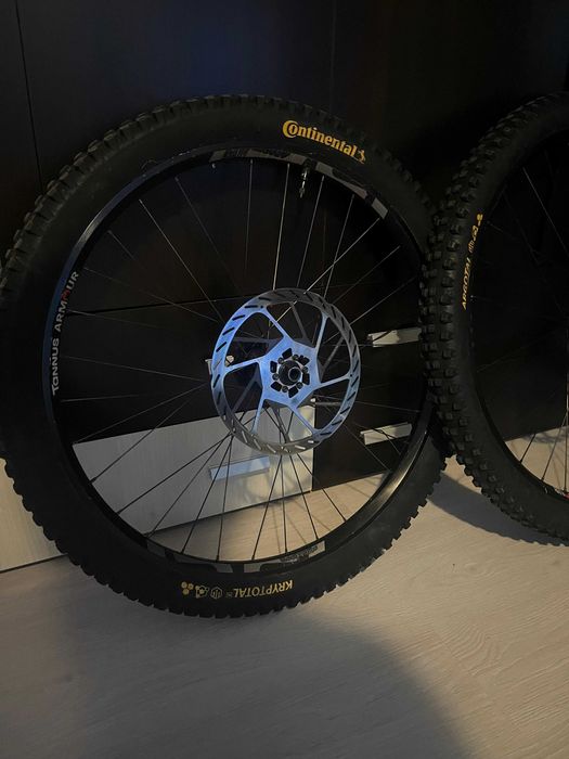 Roata fata E13 LG1 DH 29 - 20x110