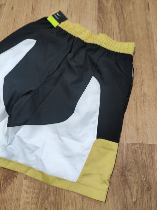 Pantaloni scurți Nike mărimea S