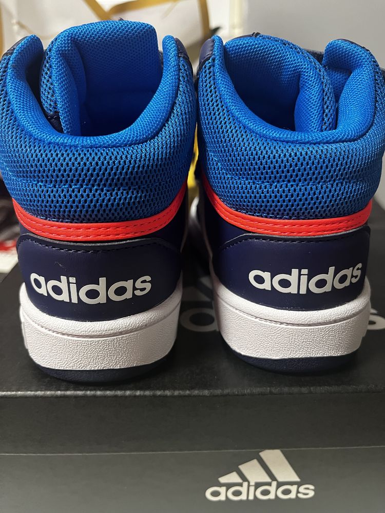 Нови adidas 26.5