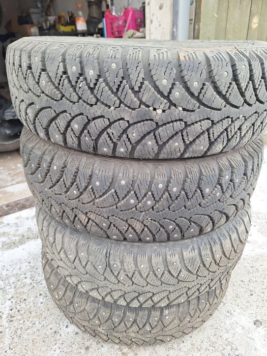 Зимние шины на 14почти новые