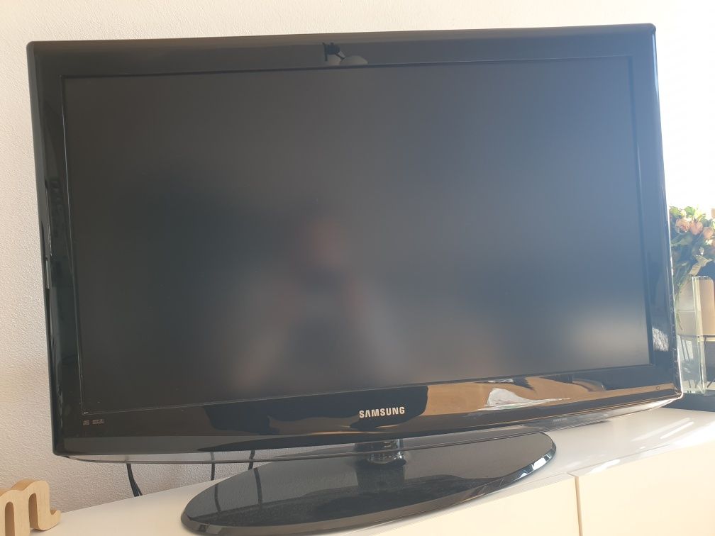 Vand televizor samsung diagonala 105 cm