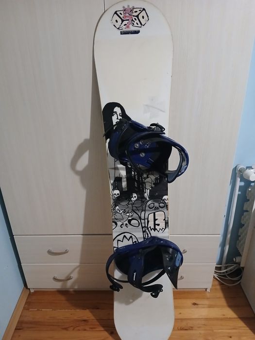 Продавам пълен сноуборд комплект Burton: