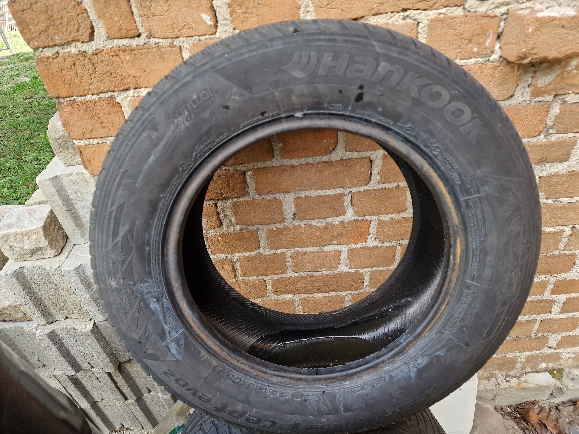 Зимни гуми за витара HANKOOK Winter i*cept evo2  235/60r16