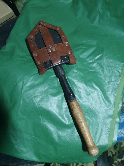 Lopata pliabilă  ( cazma )