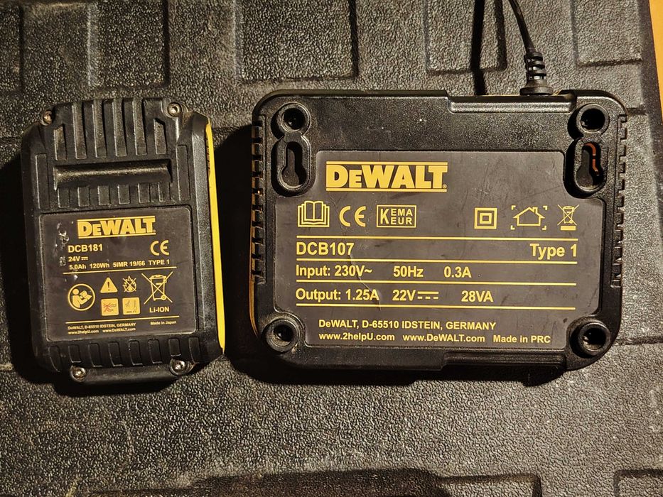 Dewalt Зарядна Станция + Батерия