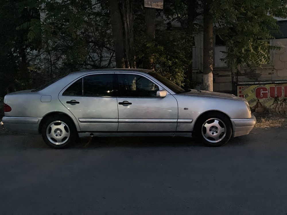 Мерседес бенз w210