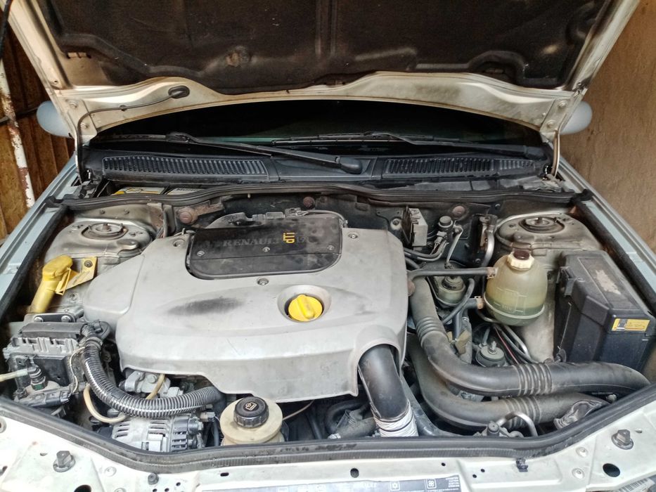 Продавам личния си автомобил