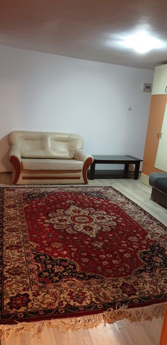 Inchiriez casa (zona str oasului) pret 650