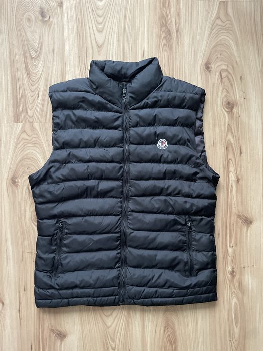 MONCLER / мъжки елек/грейка L