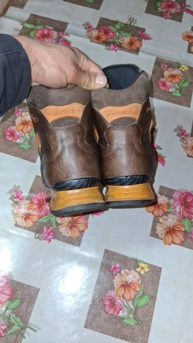 Bocanci Meindl trekking drumeție