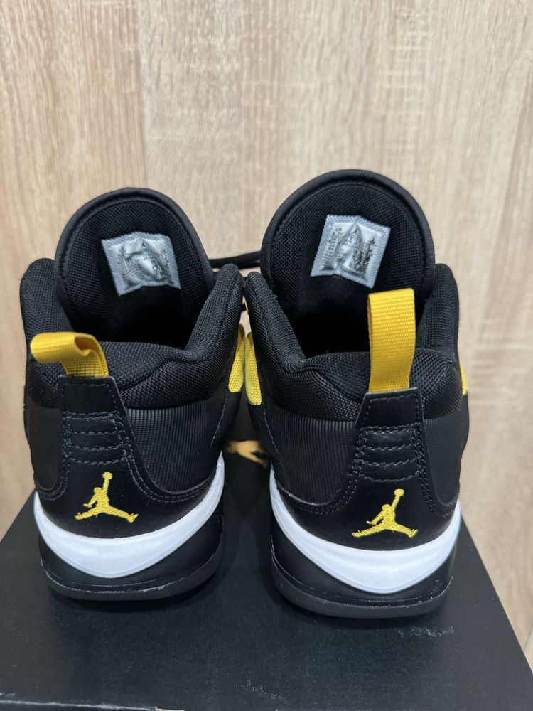 Маратонки Jordan stay loyal 3 - 39 номер