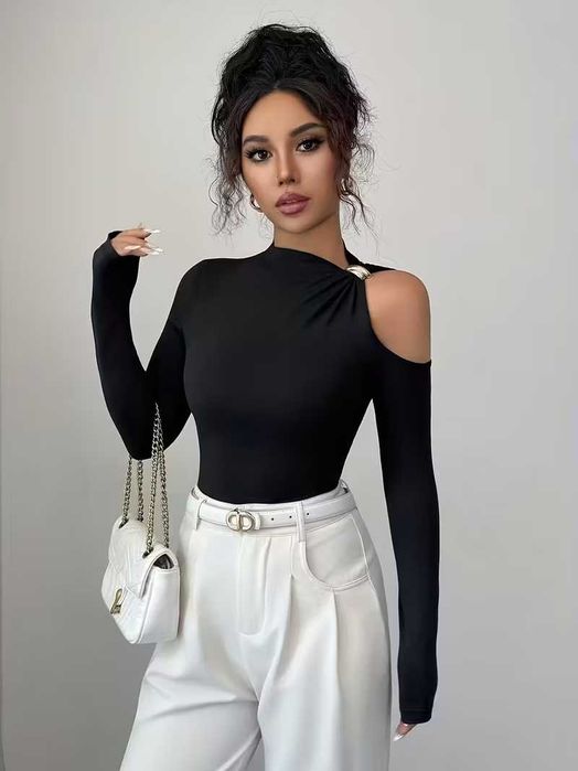 Ново! Стилна дамска блуза със златен елемент