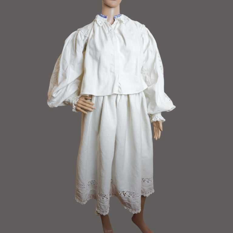 Costum popular vechi din Transilvania masura XXS-XS sau 32- 34-36