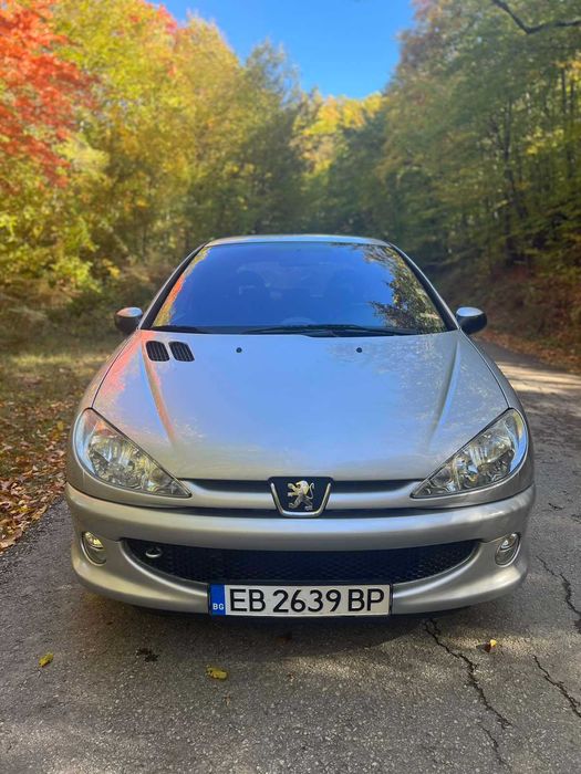 Peugeot 206 1.6 бензин пежо