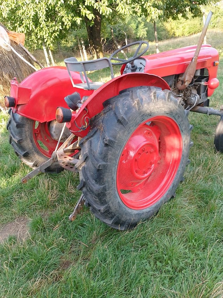 Vând tractor carraro 3500