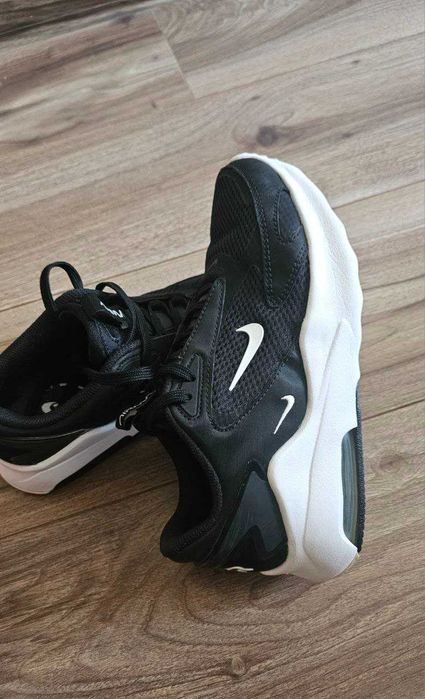 Teniși Nike, pentru femei
