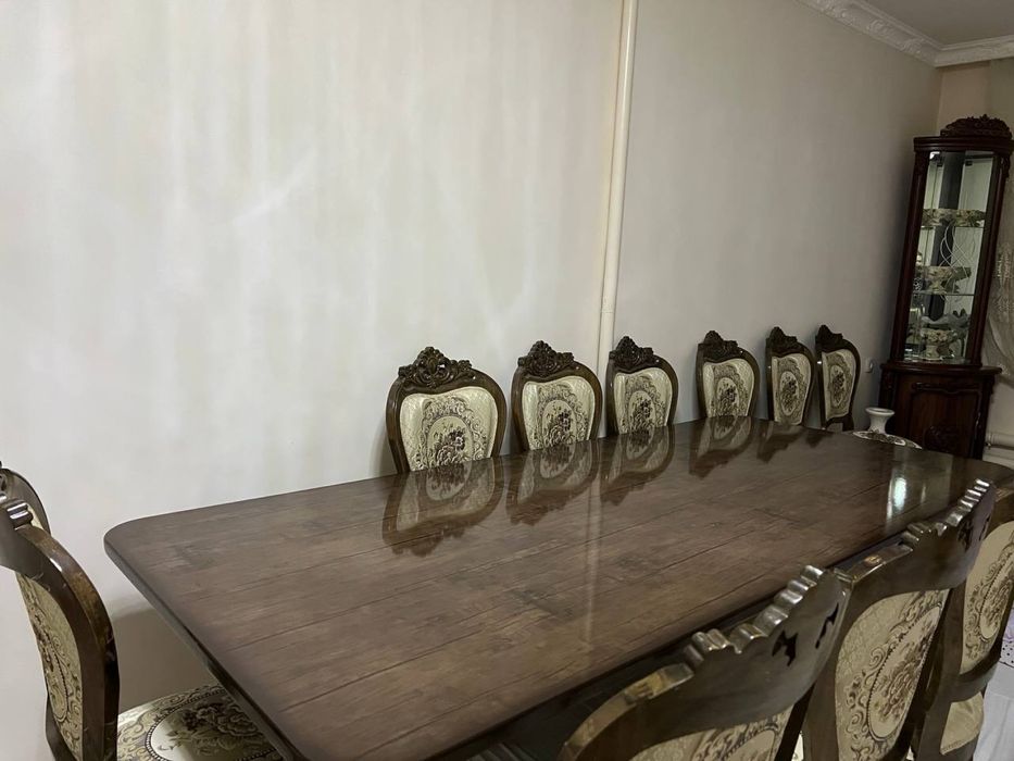 Стол стулла сотилади холати яхши 10 стул