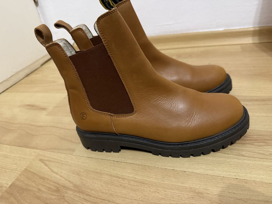 Зимни боти от естествена кожа