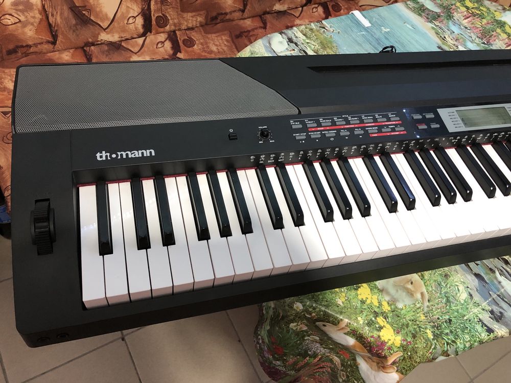 Синтезатор thomann sp-5600