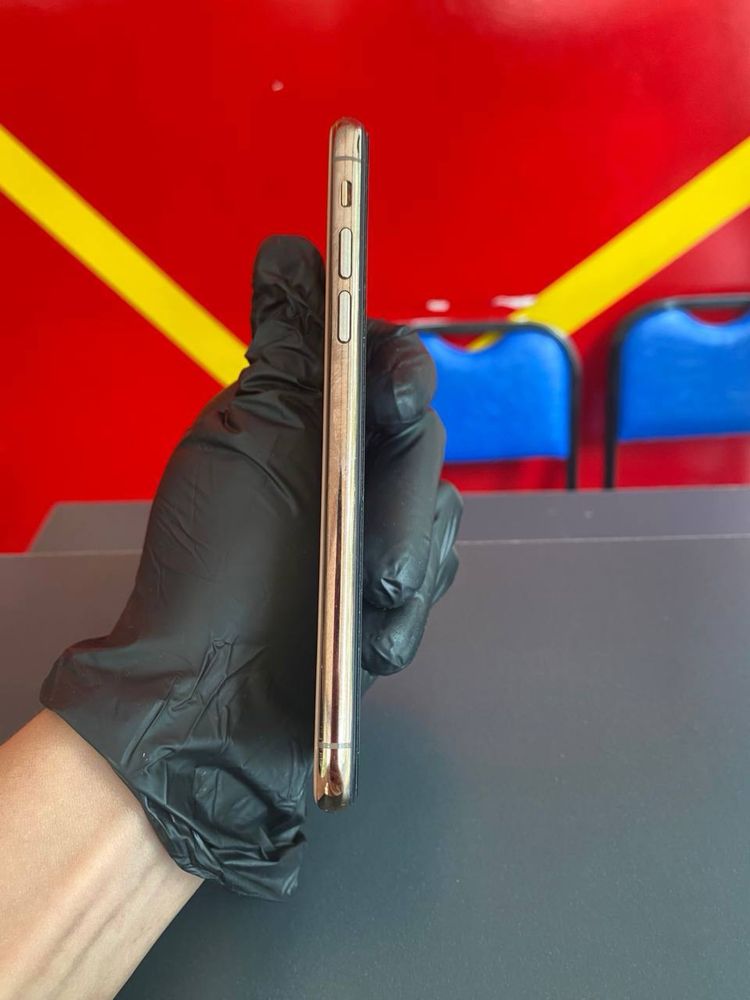 Apple IPhone Xs Gold