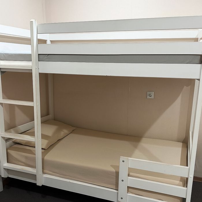 Двухъярусная кровать из чистого дерева