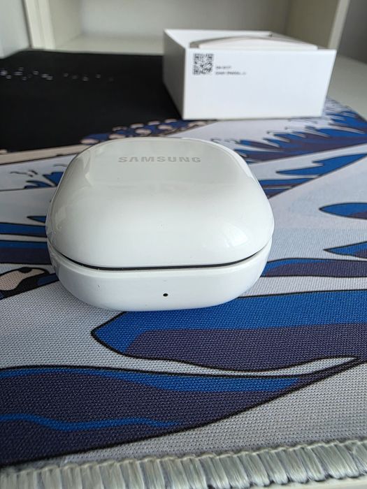 Vand casti Samsung Buds2