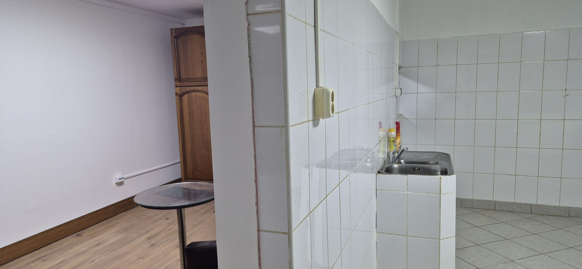 Proprietar inchiriez spatiu comercial