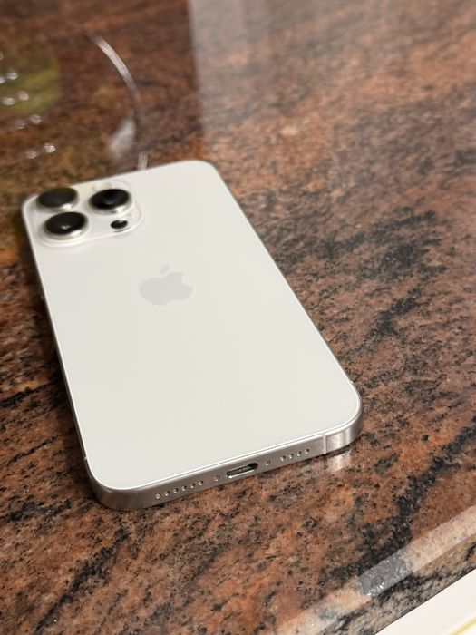 Vand Iphone 15 Pro Max